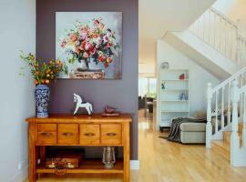 Stylish, Spacious 5BR House at Franklin，位于Harrison的酒店