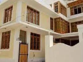 Hotel DE Suzain-Leh