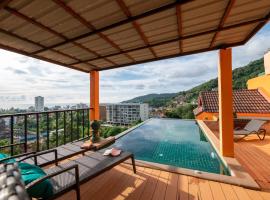 Samoot Sawan Seaview Pool Villa Discovering Phuket，位于卡伦海滩的酒店