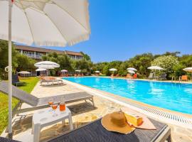 Kosmas Apartments，位于罗达的带泳池的酒店