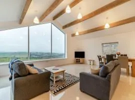 Hen House View 2 - Uk41551