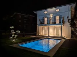 Villa Sembenini Suite with Pool and Balcony