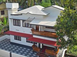 Entire 4 Bedroom Villa in Kannur，位于Edakkād的酒店