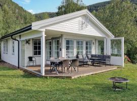 2 Bedroom Nice Home In Skatval，位于Tilleraune的酒店