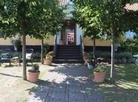 Femmasteren Hotel & Hostel，位于马斯塔尔的住宿