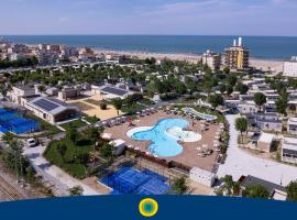 Club del Sole Rimini Family Resort，位于里米尼的酒店