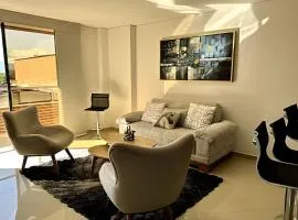 Moderno Apt. Balcón con vista, rápido WiFi y AC