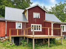 3 Bedroom Cozy Home In Jämshög，位于Jämshög的酒店