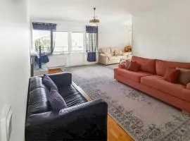3 Bedroom Cozy Apartment In Visby