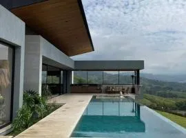 Luxury Villa Spectacular Views Sauna Jacuzzi BBQ