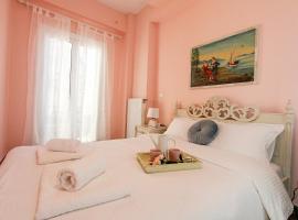 Κεντρικό ρομαντικό άνετο σπίτι，位于阿姆菲萨的酒店