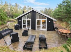 Beautiful Home In Blokhus With Sauna，位于布洛克胡斯的酒店