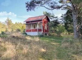 1 Bedroom Cozy Home In Vikbolandet