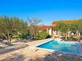 One-Bedroom Holiday Home In Konjevrate