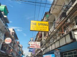 The Spring，位于芭堤雅市中心的住宿加早餐旅馆