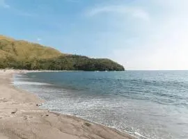 RedDoorz Hostel at Megans Paradisio Beach Resort