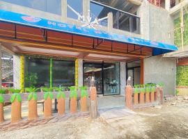 MVA Hotel Cafe and Resto Mitra RedDoorz，位于Bambukuning Tiga的酒店