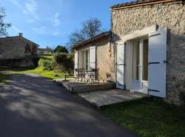 Charmant gîte à Torsac avec terrasse, animaux acceptés - FR-1-653-82