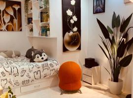Master's Bedroom The White Haven in Clark，位于Tacondo的酒店