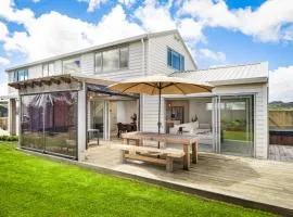 Seabreeze Escape - Snells Beach Holiday Home