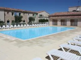 Charming rental with shared-pool in the Alpilles.