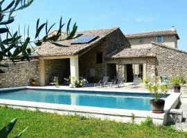 typical provencal farm 18ème in gordes, luberon area in provence with great charm with magnificent view, ideal for family or friends reunions - 12 persons