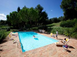 Villa Adele - Senigallia, meravigliosa villa con piscina e giardino，位于西尼加利亚的酒店