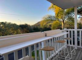 Beach House to chill Marcoola，位于马库拉的酒店