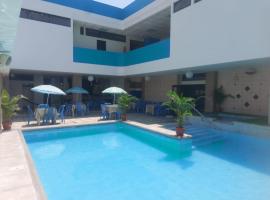 Hotel Dorado Inn，位于萨利纳斯的酒店