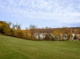 Vineyard Suite - Family Friendly in Picton PEC