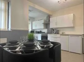 Charming 2-Bedroom in Warrington - Sleeps 5