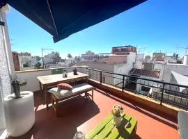 Unique studio Apartment with amazing terrace Sitges centre beach