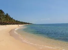 Beach views, near to Night Market Victoria vacation house