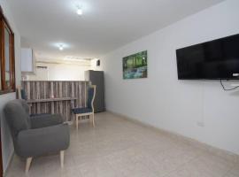 apartamento fresco, ambiente familiar y confortable，位于希龙的酒店