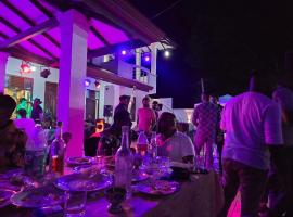 Crown Hotel Balangoda，位于巴朗戈德的酒店