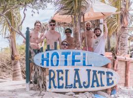 Hotel Relajate，位于洛维托斯的酒店