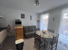 T2 pour 4 personnes, parking, Cauterets - FR-1-812-122