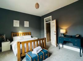 Comfy 3 Bedroom Home Free Parking in Doncaster，位于Balby的酒店