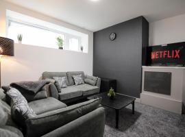 Bartlam Place, Sleeps 6, Central Oldham - By NMB Property，位于奥尔德姆的酒店