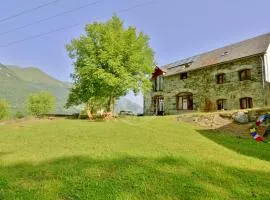 Maison à Luz St Sauveur dans un cadre Idyllique