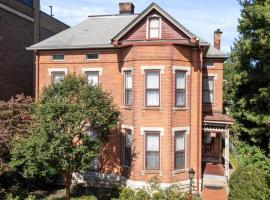 50 Lincoln Short North Bed & Breakfast，位于哥伦布的酒店