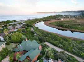 Wilderness deckhouse. views!/sun/sea/river/kayaks