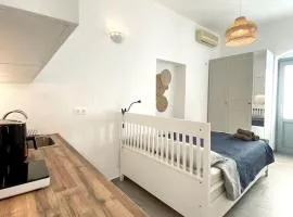 Artemonas Beige Escape