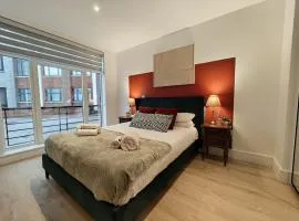 Chic & Cozy Chertsey Flat with Free Parking & WiFi