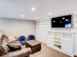 Indoor fireplace Fully Equipped Kitchen