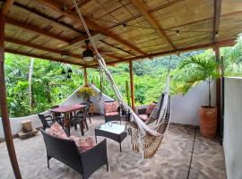 Sexto Sentido Cabañas & Pan Frances，位于帕洛米诺的山林小屋