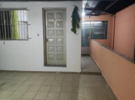 Casa aconchegante com 2 quartos perto do centro de São Bernardo e do rodoanel，位于圣贝尔纳多-杜坎普的酒店