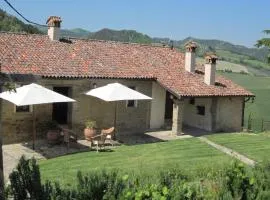 Scenic holiday home in Modigliana with fenced garden