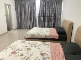 d'Tempat Country Club, Hijayu 3d, Terrace House