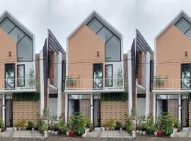 Villa Iblink"Aesthetic & Homely in Malang"，位于玛琅的酒店